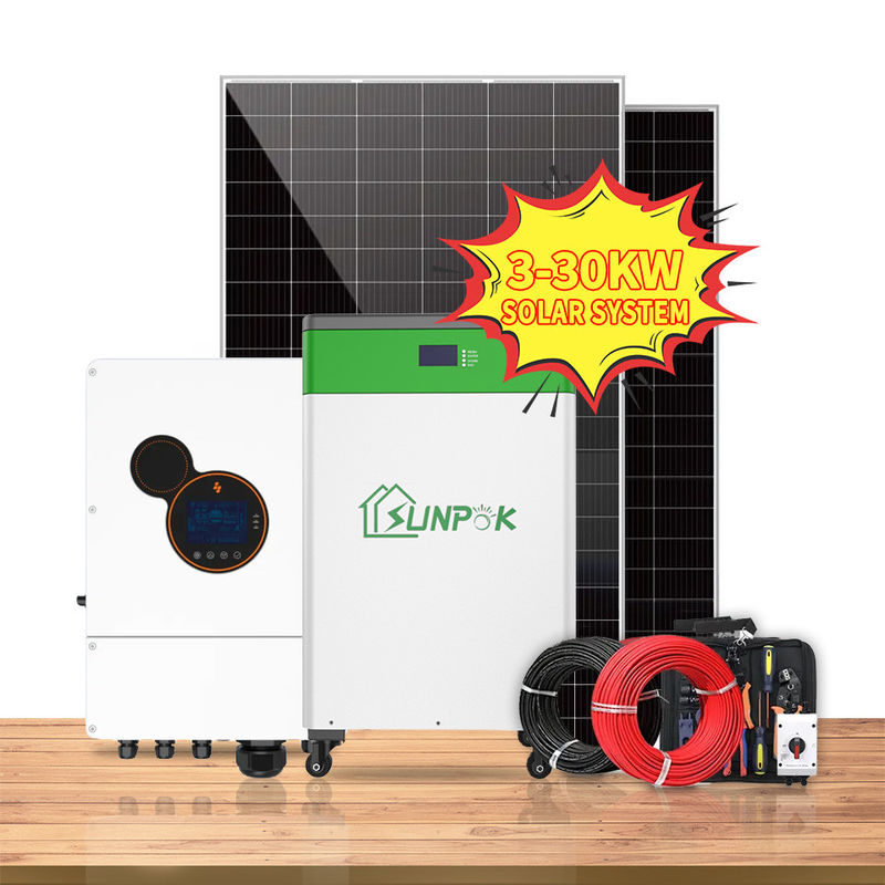 Zewnętrzny system energii słonecznej o mocy 2,5 kW, 3,5 kW i 5 kW. Układ słoneczny poza siecią w zestawie z siecią